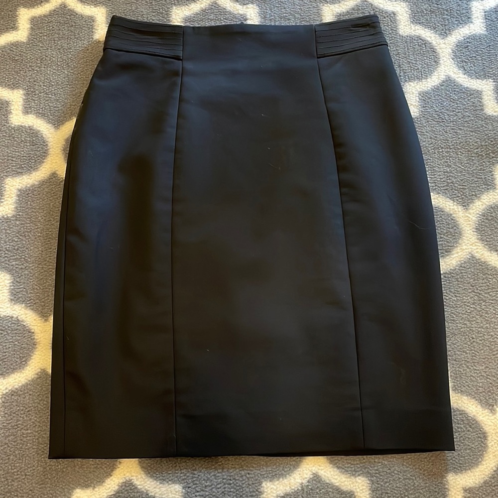 H&M black pencil skirt